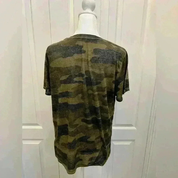 ✨Lucky size large tee camo lightweight - Picture 2 of 5